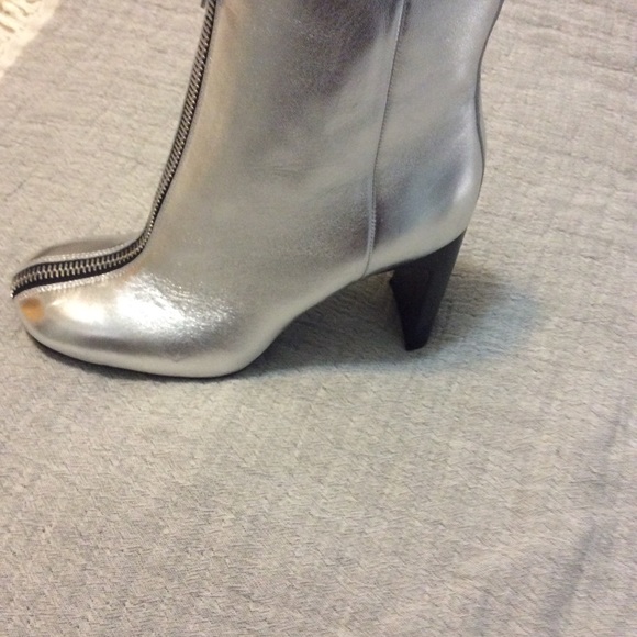 Rag & Bone Ellis zip front boot. - Picture 6 of 8